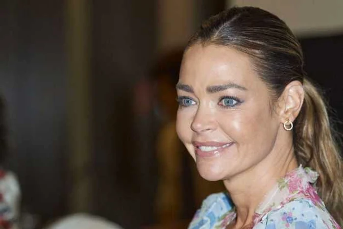 Cum arată Denise Richards la 49 de ani.