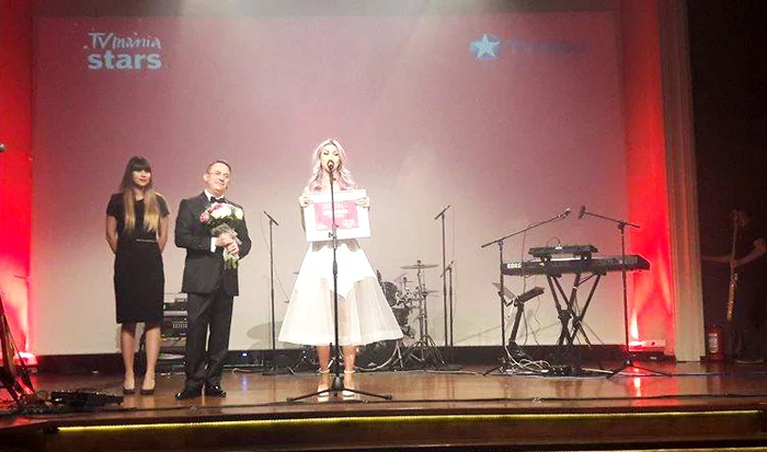 Andreea Bălan a fost delegată să ridice premiul pentru show-ul „Te cunosc de undeva?”