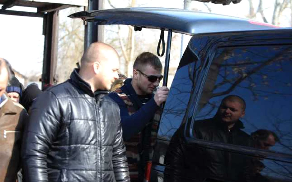 Imagini cutremurătoare de la înmormântarea Florinei, coafeza împuşcată de soţul ei, poliţistul Gheorghe Vlădan