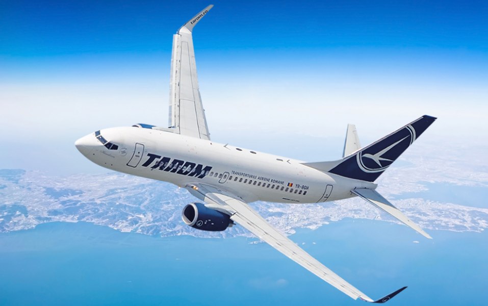 Avion TAROM lovit de fulger. De ce au luat piloții decizia de a ateriza