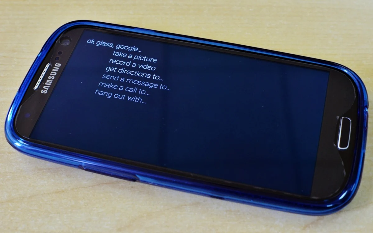 Comenzile pe care le ai la dispoziţie în meniul Googe Glass. FOTO Răzvan Băltăreţu/Adevărul