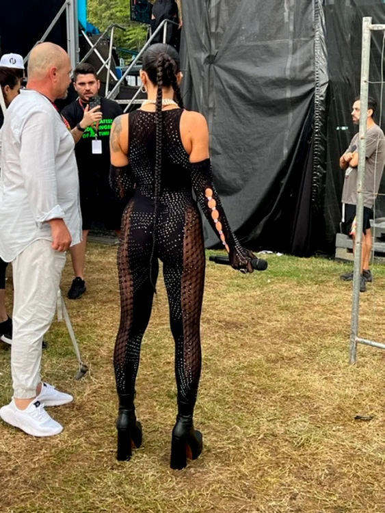 Stefania, iubita lui Speak, a atras toate privirile la festivalul de la Ramnicu Valcea jpg