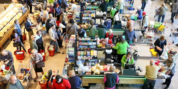 Supermarket, hipermarket, cumparaturi, casier, shopping, FOTO Shutterstock 