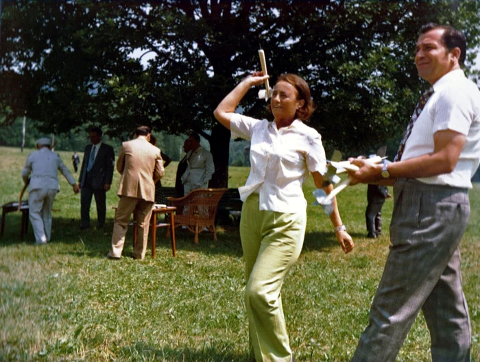 Iliescu alături de Elena Ceaușescu FOTO arhivă