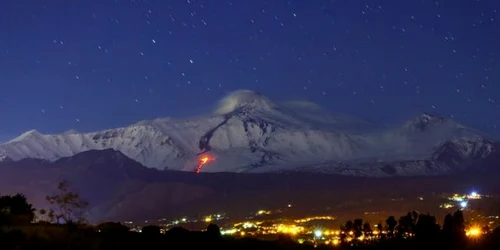 eruptia vulcanului etna foto twitter Fabrizio Zuccarello