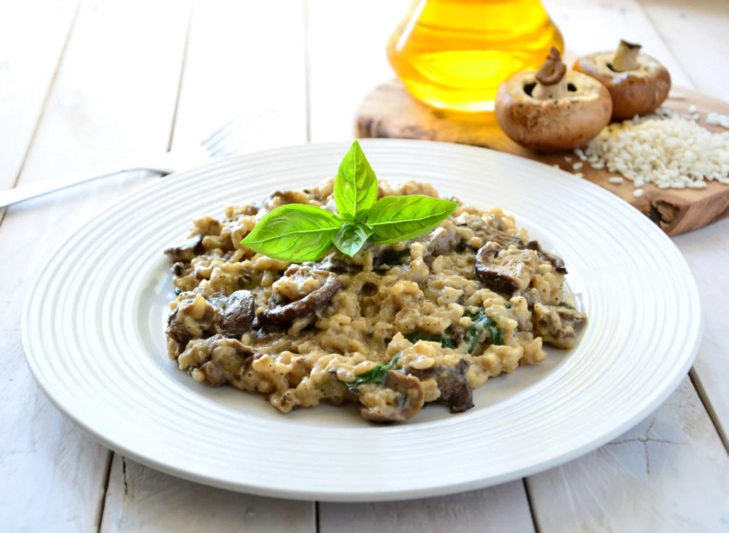 risotto cu ciuperci shutterstock 152216315 jpeg