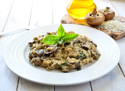 risotto cu ciuperci shutterstock 152216315 jpeg