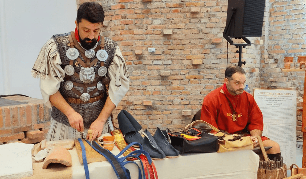Turism spectaculos în Cetatea Alba Carolina: ateliere de producție după metode de acum 2.000 de ani