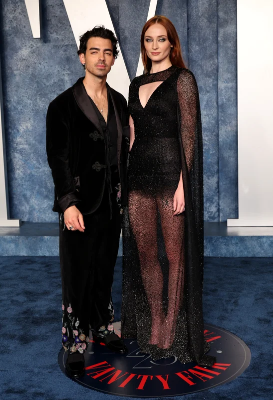 Joe Jonas și Sophie Turner divorțează 