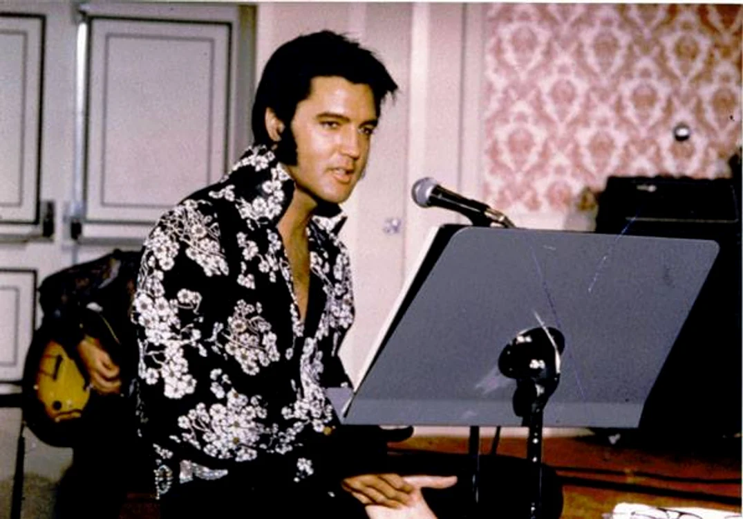 elvis jpeg