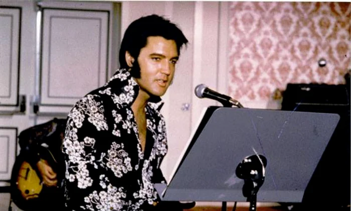 elvis jpeg