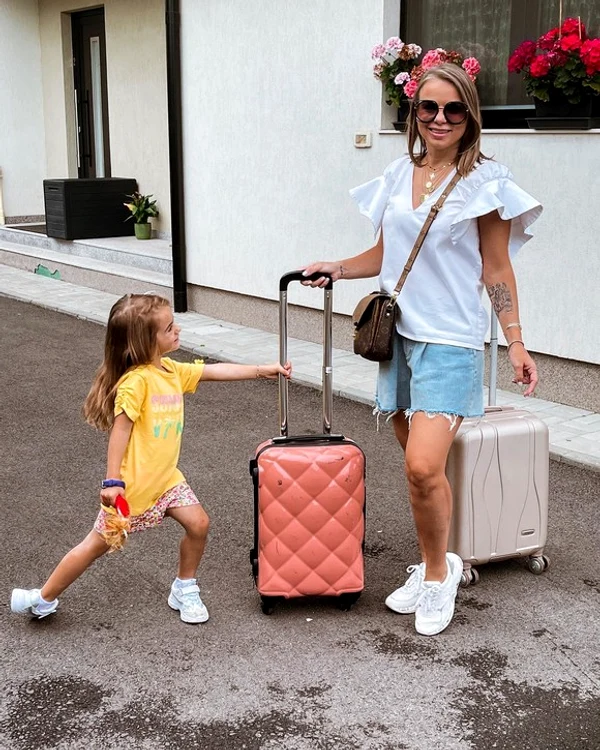 
    Jojo a plecat  sâmbătă  spre Skiathos  