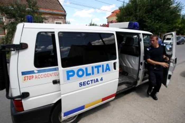 Timişoara: Hoţul care a încercat să fure cutia milei a fost prins din cauza alarmei din biserică