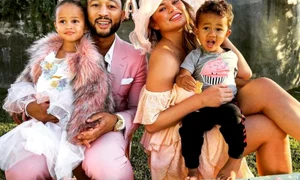 Chrissy Teigen si john Legend jpeg