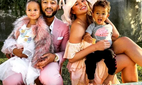 Chrissy Teigen si john Legend jpeg