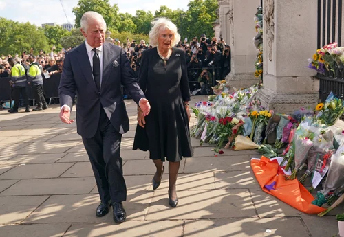 regele charles si sotia jpg