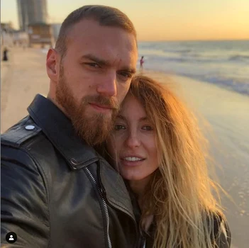 Flavia Mihășan se iubește de 5 ani de zile cu Marius Moldovan, iubitul său și tatăl copiilor