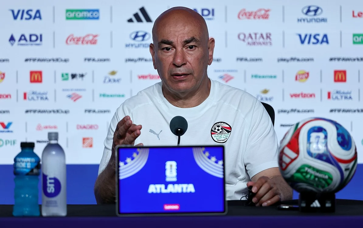 Hossam Hassan a fost foarte nemulțumit de arbitraj (Foto: EPAImages)