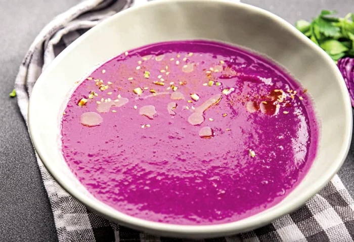 supa crema de varza rosie jpg