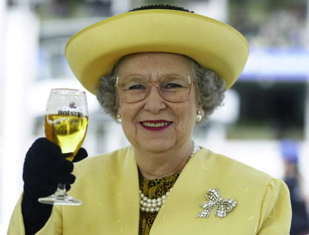 Queen Elisabeth jpeg