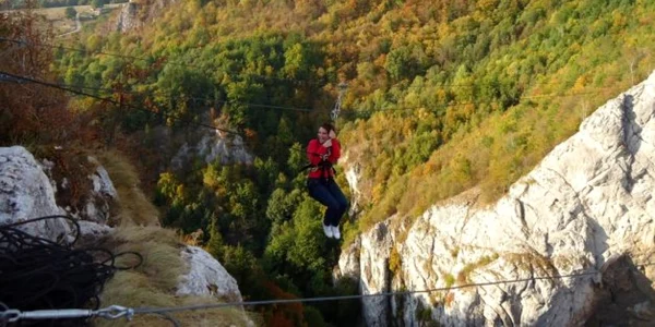 Cea mai înaltă tiroliană din ţară este la Cheile Râşnoavei