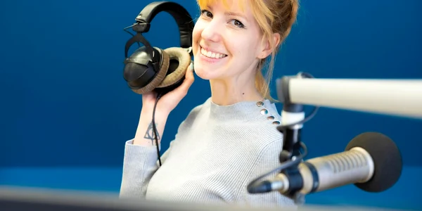 radio 6135432 1280 jpg