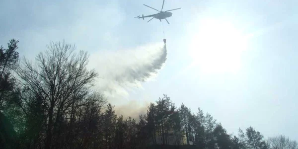 Elicopterele Inspectoratului General al Aviatiei au stins incendiile din Munţii Lotrului