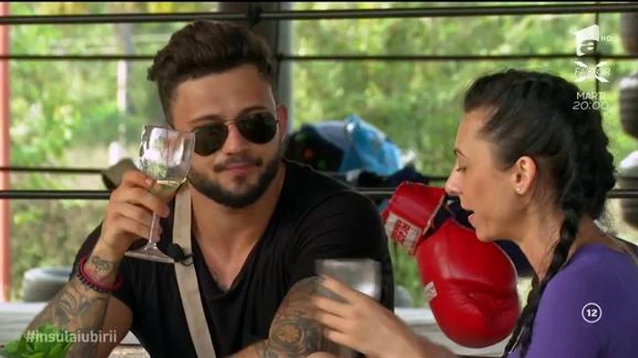 
    Cati și Răzvan au venit pe Insula Iubirii formând un cuplu Foto Facebook  