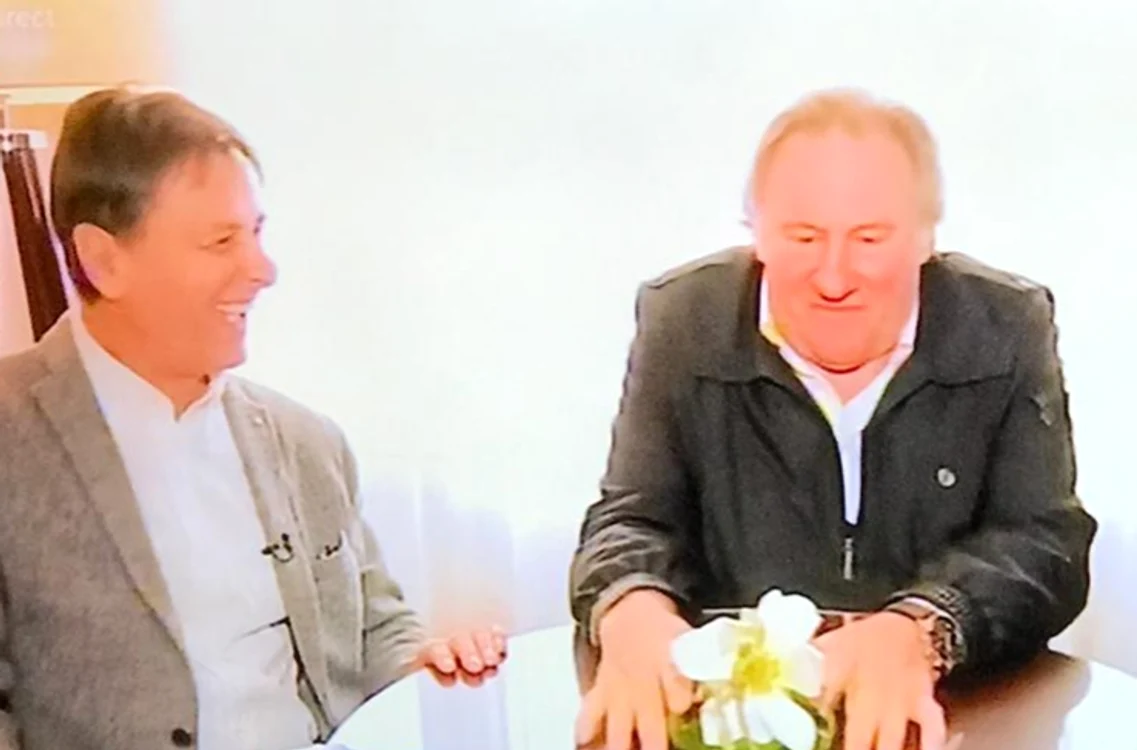 Gerard Depardieu, alături de Bogdan Stanoevici, cel care l-a invitat în România