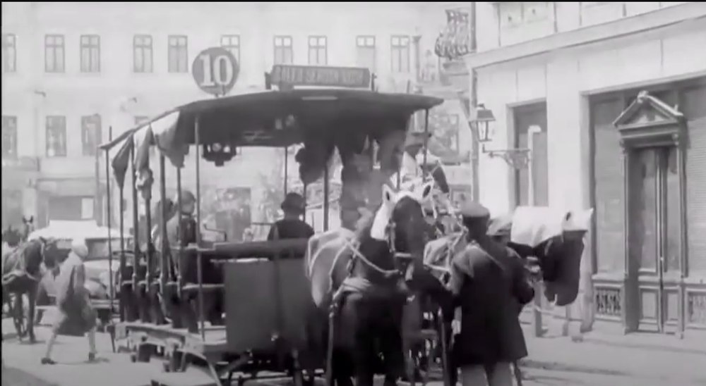 28 decembrie: Ziua în care se dădea în exploatare, în Bucureşti, prima linie de tramvai cu cai. Cum funcționa „tramcarul”