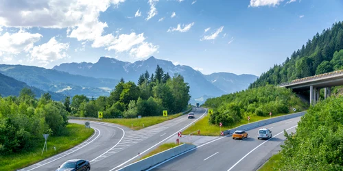 Masini pe autostrada in Austria FOTO Shutterstock 