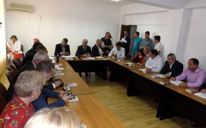 Consilierii locali întruniţi în şedinţa pe luna mai FOTO Corina Macavei
