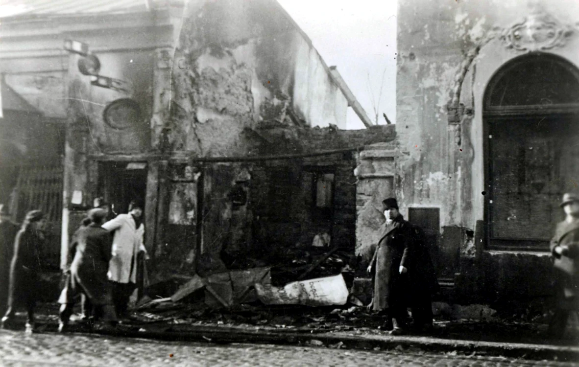 Imagini cu distrugerile de pe Calea Văcărești Arhiva Centrului pentru Studiul Istoriei Evreilor 