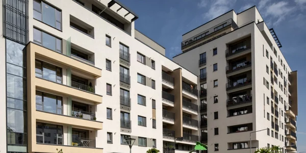 Un dezvoltator imobiliar mobilează apartamente noi pe care le pune la dispoziţia refugiaţilor FOTO Kasper Development