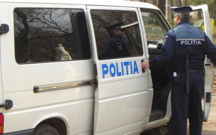Brăila:Poliţiştii au găsit o sabie asupra unui hoţ prins în flagrant