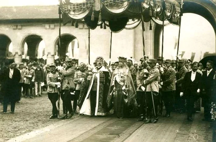 Momentul încoronării FOTO Arhivă Adevărul 