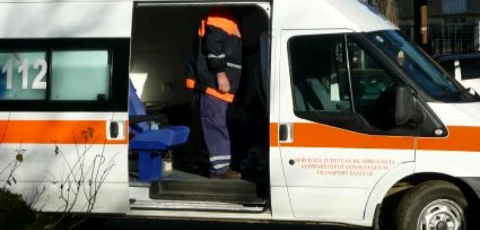 Medicii de pe ambulanţă nu au putut face nimic decât să constate decesul