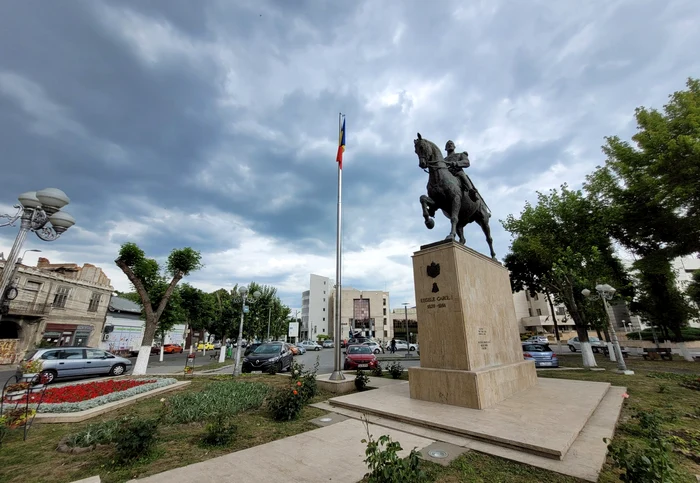Statuia ecvestră a regelui Carol I FOTO Facebook Hai la drum