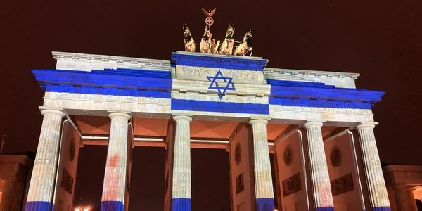 Poarta Brandenburg   Steag Israel FOTO Ministerul de Externe al Israelului jpg