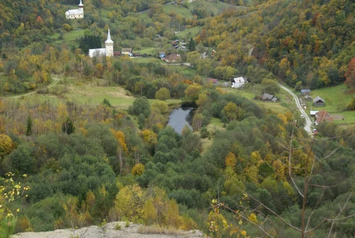 Imagine cu unul din tăurile din Roşia Montană, simboluri ale comunităţii locale