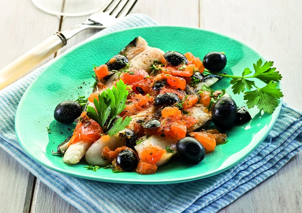 salata de cod cu rosii si masline jpeg