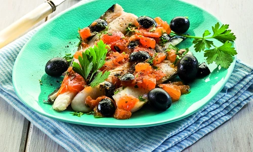 salata de cod cu rosii si masline jpeg