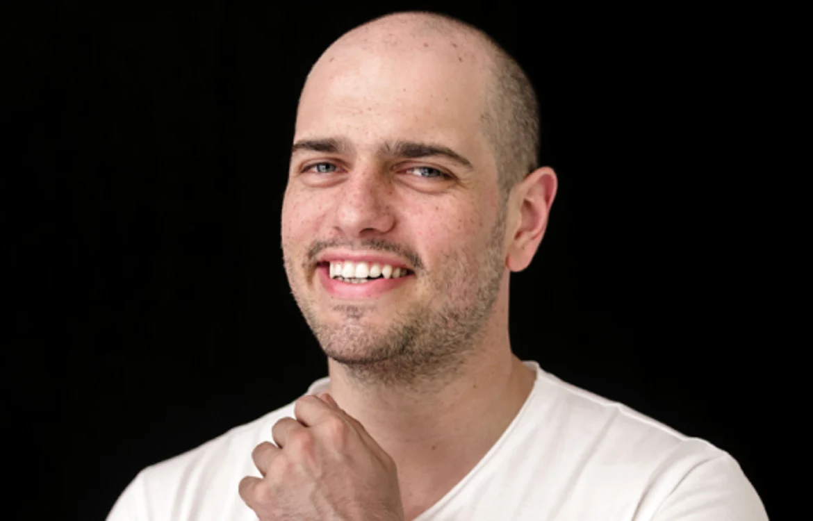 Matei Dima (Bromania) râde