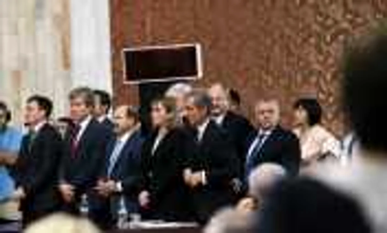 Majoritatea miniştrilor din fostul Guvern şi-au păstrat fotoliile FOTO Tudor Iovu