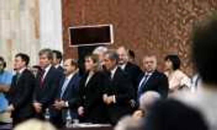 Premierii României şi a Federaţiei Ruse salută învestirea noului cabinet de miniştri FOTO Adevărul