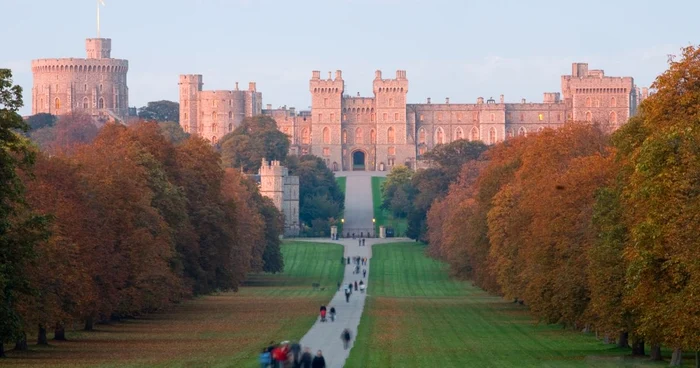 Angajaţii de la castelul Windsor, una dintre reşedinţele reginei Elizabeth a II-a, intenţionează să anuleze o serie de servicii pe care le prestează pentru turişti