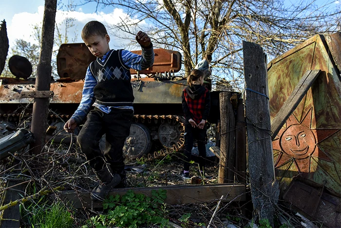 Satele din regiunea Cernihiv, distruse de bombe. Foto: EPA-EFE