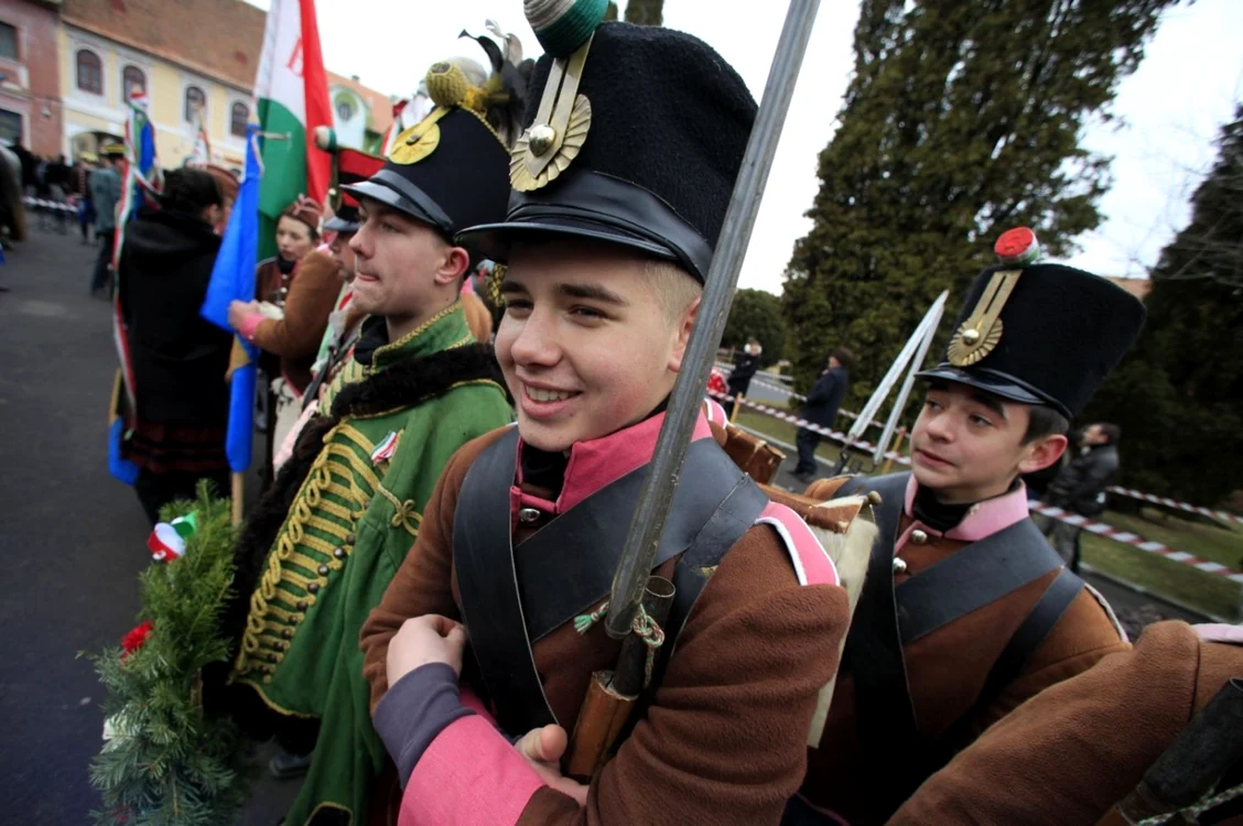 Istoricul maghiar Hermann Gusztáv Mihály, cel care a coordonat 
redactarea lucrării, spune că manualul a fost gândit, în prima fază, ca 
un compendiu   FOTO Reuters