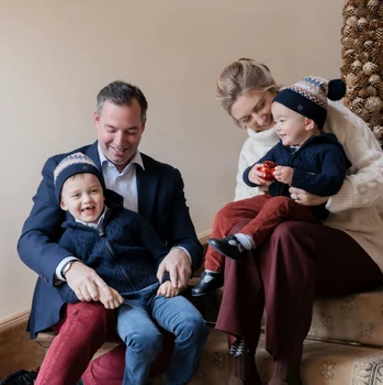 Guillaume de Luxemburg cu soția sa, Stéphanie de Luxemburg, și copiii lor, Prințul Charles și Prințul François. FOTO: Casa Marelui Duce
