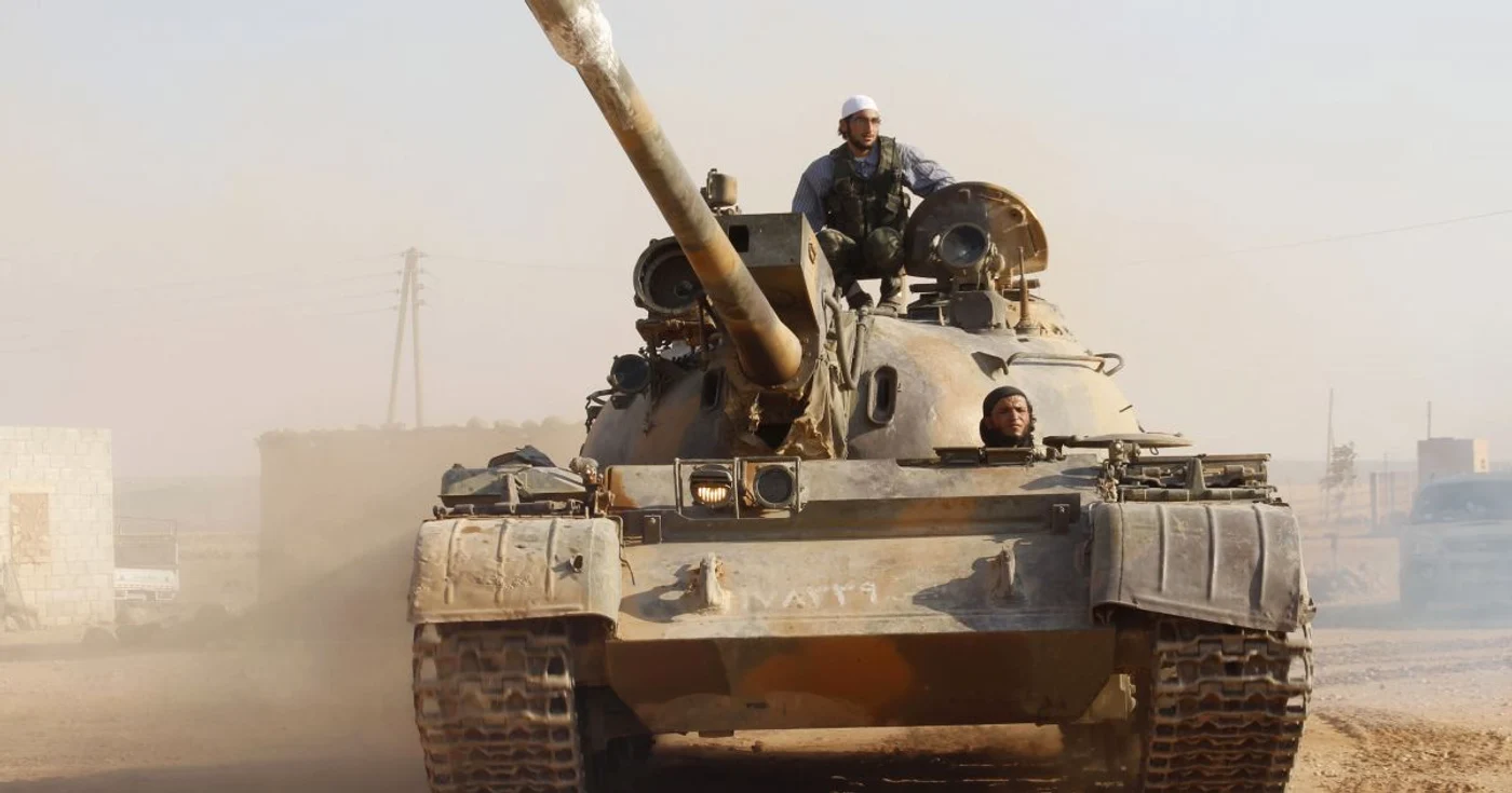 Armata a mutat armament şi baze militare în centrul capitalei Damasc. FOTO: Reuters